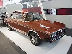 Audi 100 Viertürer (1974–1976)