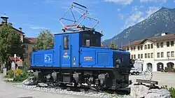Lokomotive Nr. 2 am Rathausplatz in Garmisch-Partenkirchen
