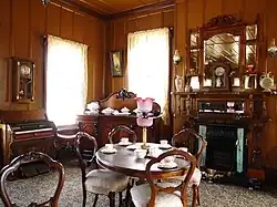 Coronation Hall, Teil der Inneneinrichtung