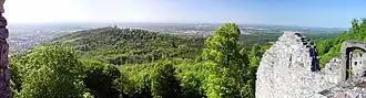 Der Hardberg und die Rheinebene vom Schloss Hohenbaden aus gesehen