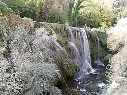 Der Velino nach dem Wasserfall Cascata delle Marmore als Zufluss in den Nera