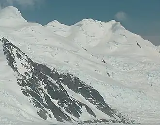 Tervel Peak (im Hintergrund)