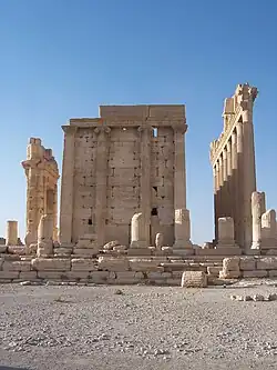 Bel-Tempel in Palmyra, Seitenansicht (zwischen 44 v. Chr. und 32 n. Chr.)