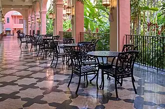 Arkadengang auf der Innenhofseite