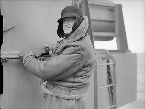 Lieutenant Brownrigg in Fliegerjacke, Royal Navy (Zweiter Weltkrieg)