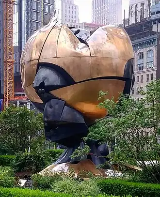 Große Kugelkaryatide N.Y. (Standort und Zustand 2018) (Fritz Koenig)