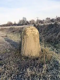 preußischer Halbmeilenstein an der B&nbsp;91 bei Theißen