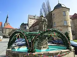 Osterbrunnen vor Schloss Thurnau (2015)