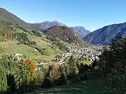 Tiarno di Sotto mit der Cima Pari im Hintergrund