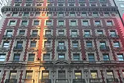 Fassade am Broadway (2021)