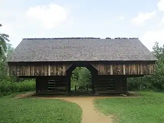 Double-Cantilever Barn bei Tipton Place