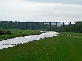 Brücken der Highland Main Line und der A9 über den Findhorn bei Tomatin
