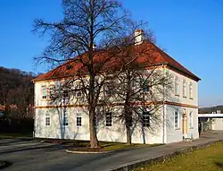 Verwaltungsgebäude der ehem. Esterhazyschen Tonwarenfabrik in Stoob