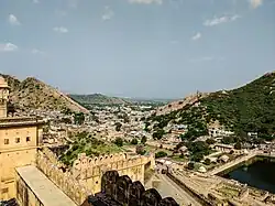 Blick vom Amber-Fort über den Ort