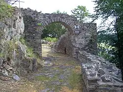 Torbogen zum Turnierplatz