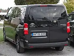 Heckansicht mit Hecktüren