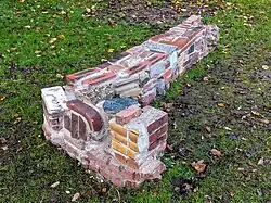 Trümmerbank von Vera Drebusch