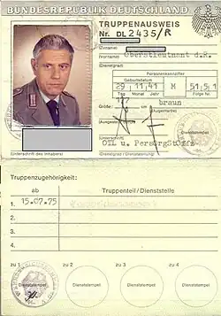 Truppenausweis Vorderseite ungefaltet Ausführung für Reservisten bis 2000 (Nummer/R)