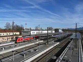 Ostansicht des Bahnhofs