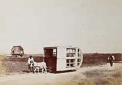 Güterzug mit Baumaterial, 1895[1]