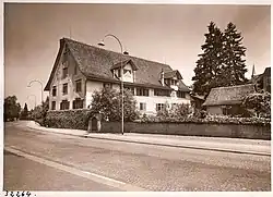 1944: mit Kopfsteinpflaster