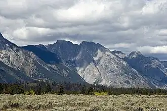 Traverse Peak und Bivouac Peak in der Bildmitte