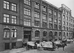 Straßenfront an der Eichstädtstraße