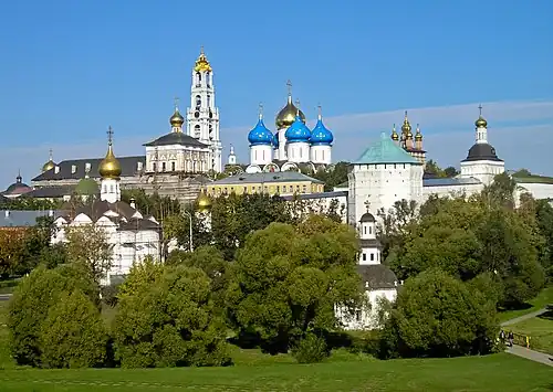 Architektonisches Ensemble des Klosters der heiligen Dreifaltigkeit und des heiligen Sergius in Sergiev Posad