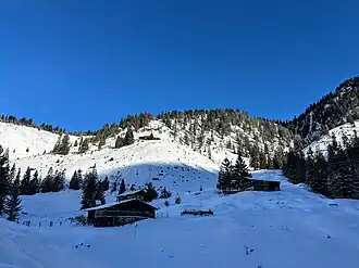 Obere Trockenbachalm und Mariandlalm darüber