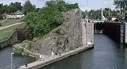 Links die obere Schleusentreppe von 1844, rechts die einfache obere Schleuse von 1916