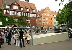 Einweihung eines temporären Denkmals auf dem Ballhofplatz in Hannover