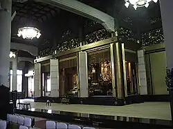 Inneres der Haupthalle des Tsukiji Hongan-Tempels