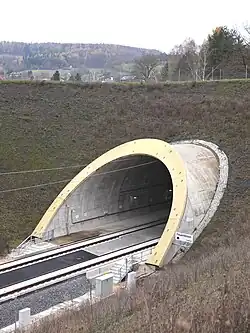 Tunnel Feuerfelsen