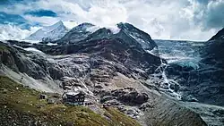 Turtmannhütte mit Gletscher, 2024