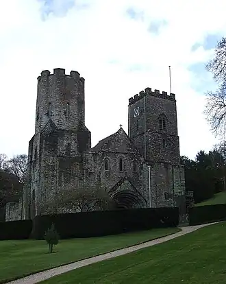 Westfassade der Kirche St Germanus