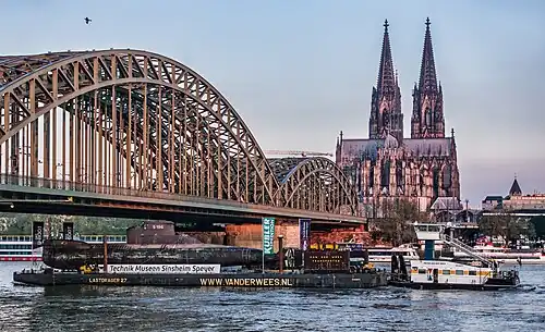 Transport des U-Bootes über den Rhein, hier: Abfahrt aus Köln am 14. Mai 2023