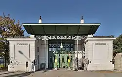 Einer der Standardtypen der Zugangspavillons der Wiener Stadtbahn, heute Teil der Linien U4 und U6 Entwurf: Otto Wagner