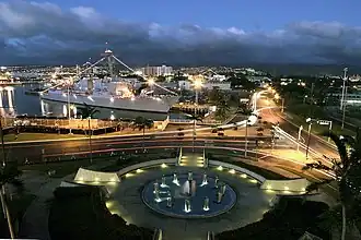 Die Chafee mit Abendbeleuchtung in Pearl Harbor