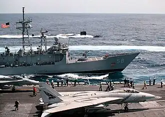 Die Baltimore mit George Washington und Samuel B. Roberts