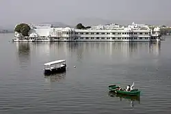 Lake Palace (Hotel) im Pichhola-See, Udaipur, Indien