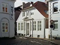 Kirchenstraße 26, die ehemalige Apotheke von 1827, heute Wohnhaus
