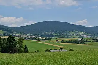 von Ulrichsberg gesehen, links der Aussichtsturm Alpenblick