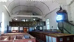 Blick von unter dem Zuganker bei der Kanzel zum Zuganker bei der Empore