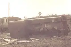 Umgestürzte Lok bei Caudry im Ersten Weltkrieg