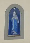 Madonnenfigur hinter Glas in Geldersheim