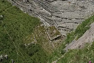 Blick von der Bäregghütte auf die Überreste der Stieregghütte.