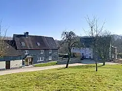 Unterwinkelhausen 1/2 (links) u. 3/4 (rechts)