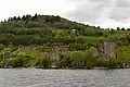 Komplette Anlage vom Loch&nbsp;Ness aus gesehen