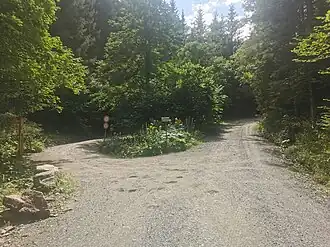 Weggabelung am Ende des Utschgrabens: Links zum Eisenpass, rechts zum Trasattel.