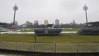 Das Všesportovní stadion im Januar 2014 mit der markanten Flutlichtanlage
